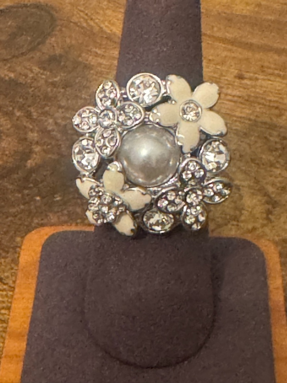 Lia Sophia Silver Tone Floral Rhinestone Enamel Pearl Statement‎ Ring Size 7
